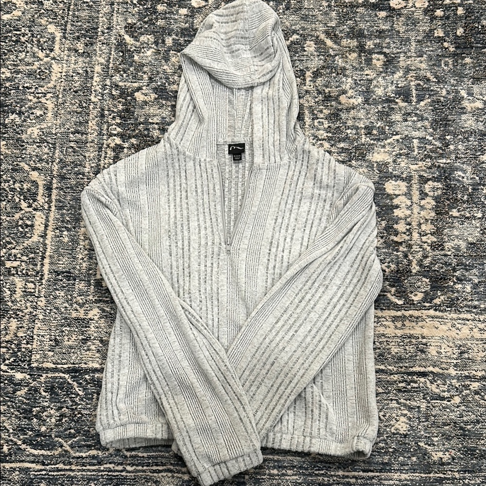 Ribbed Light Gray Hooded Pullover